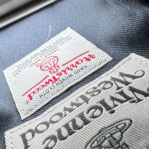 Vivienne Westwood NWOT Authentic black in tiger chain purse/wallet