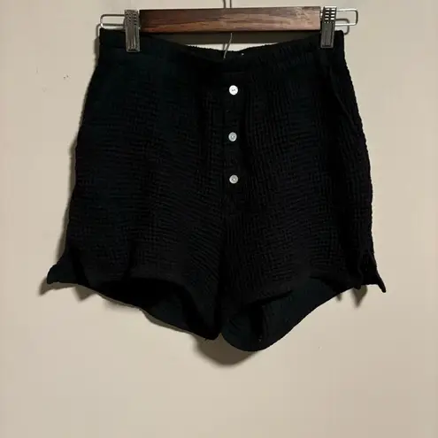 NWOT DONNI. Waffle Henley Short Button