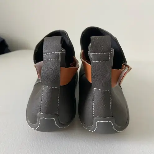 NEW | Women’s ankle Velcro strap fashion boots — size 10.5 Gray