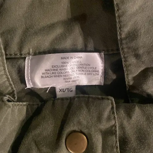 Time & Tru Green military utility style jacket embroidered flowers size XL