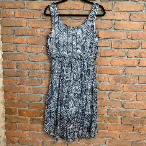 Love Reign Chiffon Sleeveless High Low Midi Dress Black White - Size S