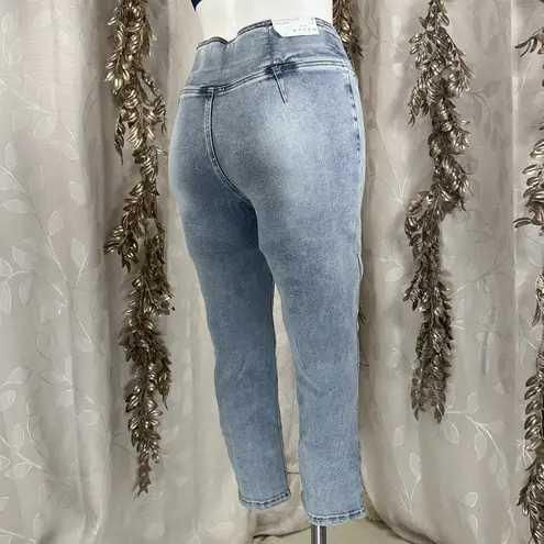 Risen Jeans Women’s 5/27 Light Wash Crossover Waist Crop Denim Capri Acid Wash Blue