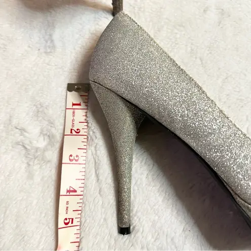 Sizzle by Coloriffics Silver Glitter High Heel Platform Pumps Size 9.5