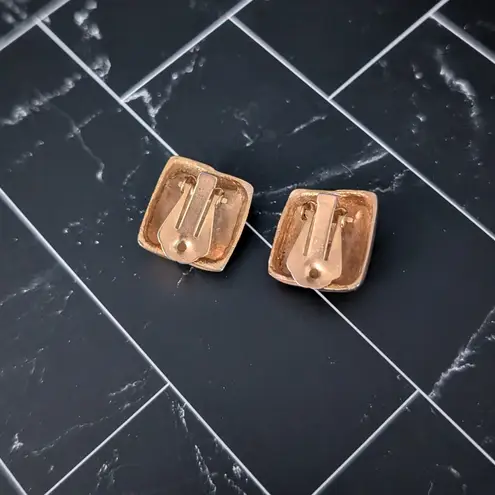 Vintage Clip On Earrings Swirly Light Peach Tones & Metallic Square