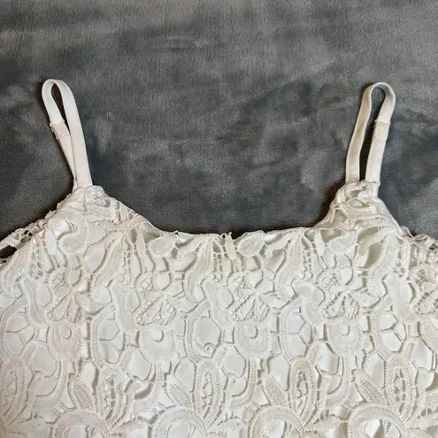 Women's Sleeveless Lace Playsuit Romper Size Small Festival Bridal Bachelorette White