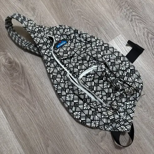 KAVU  Rope Sling Bag Crossbody Black White Diamond Lines Outdoor