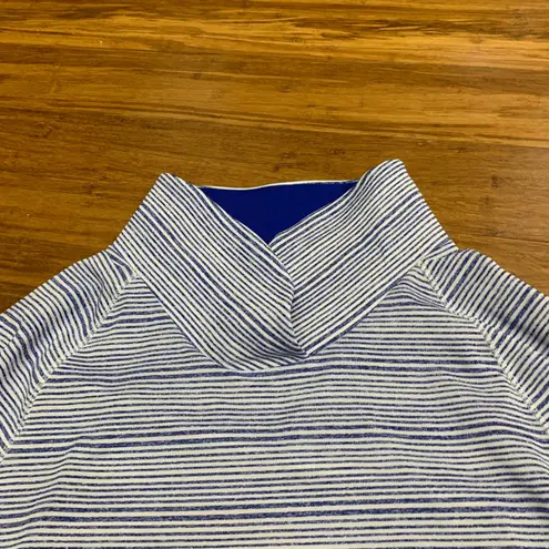 Under Armour  Zinger Blue White Stripe Mock Neck Long Sleeve Athletic Top Shirt S