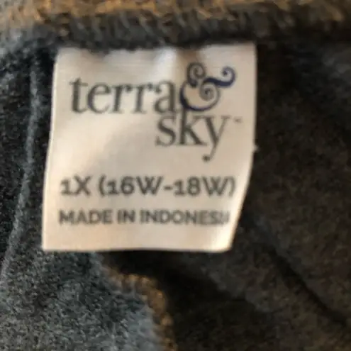 Terra & Sky  Womens Stretch Pants Size 1X 16W-18W Gray Wide Leg Pockets New