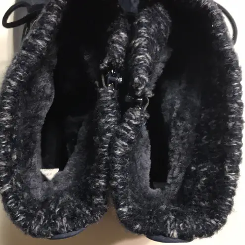 Baretraps Women’s Fabulous Navy Blue Faux Suede Rubber Lace-Up Rain Snow Boots