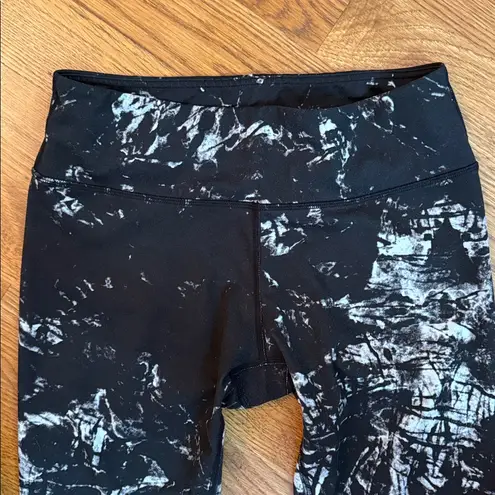Alo Yoga  High-Waist Leggings Black White Marble Print Size M