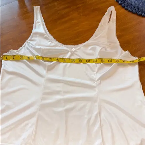 Vanity Fair Cream Fitted Sleeveless Chemise