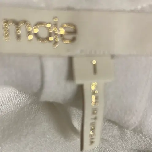 Maje Off White Blouse
1 (XS/S)