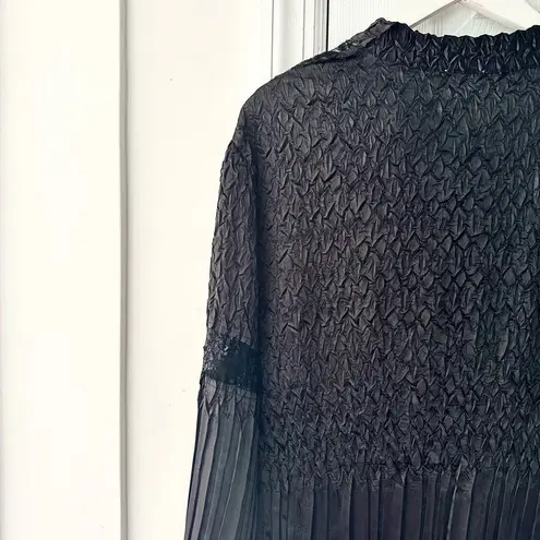 Komarov Black Crinkle Witch Gothic Dark Romantic Half Button Lace Trim Blouse M Size M