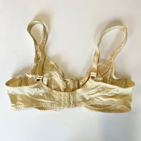 Barely Breezies Lace Bra UltimaAir Support Full Coverage Beige 36B Feminine Tan Size undefined