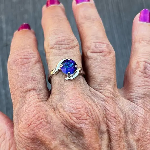 Sparkly ring made with blue/purple Swarovski crystal size 7.5 Silver