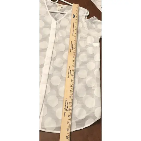 Chico's  Textured Polka-Dot Cold-Shoulder Optic White Top Shirt Blouse Size 1 Med