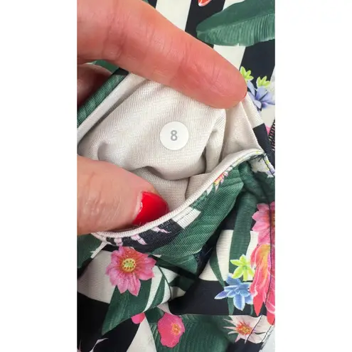 Lululemon  Athletica 8 Wunder Under Crop Full-On Luxtreme Palm Play Floral Stripe