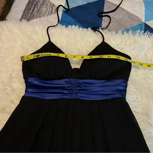 I.N. San Francisco cocktail dress size 3 Ties around neck pleats black blue