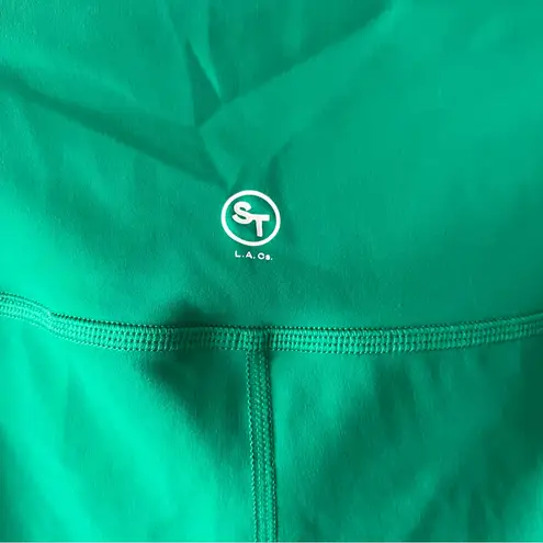 Social Tourist Green Crossover Leggings with Pockets Size Medium NWT