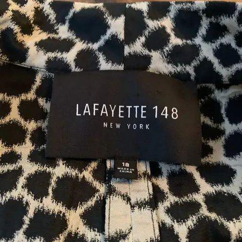 Lafayette 148  New York Black & White Abstract Long Sleeve Jacket Size 18 Zip Up