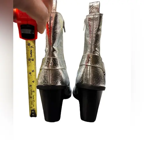 Dolce Vita Nilano Harness Bootie in silver SZ 10 NWB