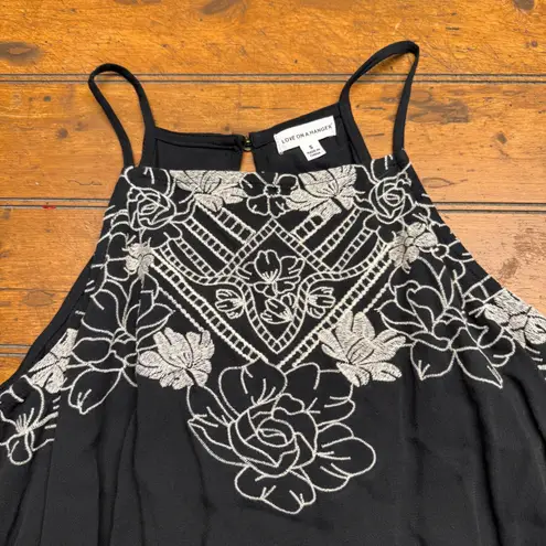love on a hanger Black Embroidered Floral Halter Tank Top Women's Size S