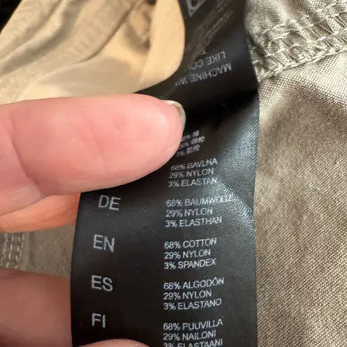 Kuhl Womens 7 inch khaki tan Chino hiking shorts size 14