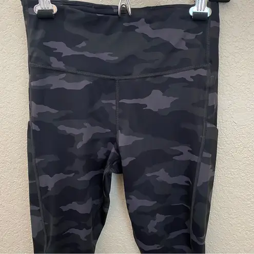 Athleta  ultimate camo 7/8 tights leggings Size Small stash pocket ankle crop