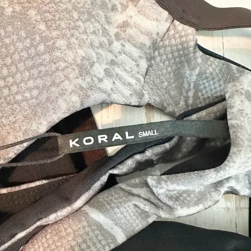 Koral Tax Infinity Sports Bra Snakeprint Size Small Reptile