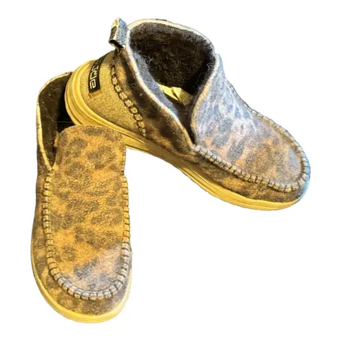 Hey Dude Hey‎ Dude Helis Animal Print Shoes as is