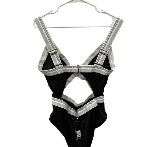 Dolce Vita Fast Lane Blair Cutout One