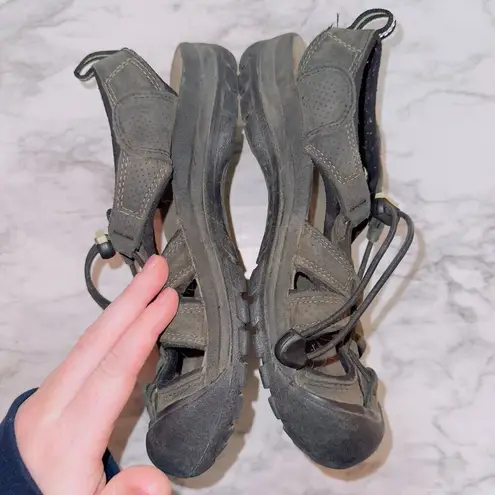 Keen Sandals Women’s Size 7 Brown Shoes Outdoor Trail Hiking Sport Waterproof 7