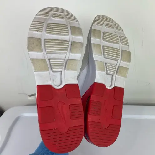 Nike  Air Max Motion 2 Womens Athletic Running Shoes Sz 10 Red White Blue