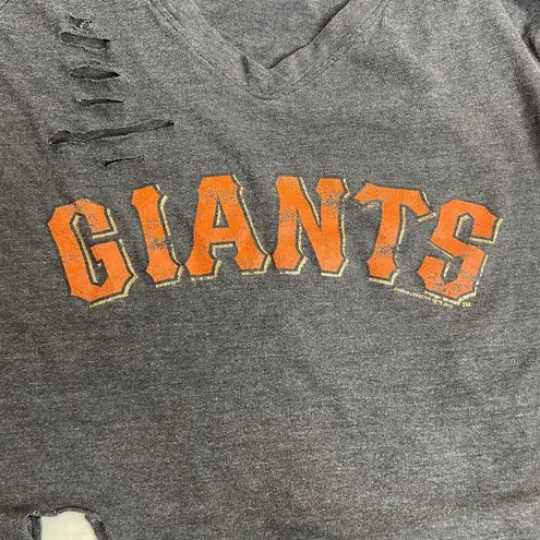 Genuine Merchandise Women's MLB San Francisco Giants Graphic Reworked T-Shirt L