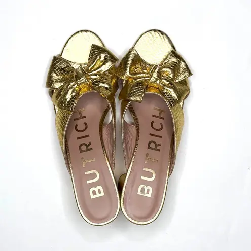 Butrich Bow Slide Pump in Gold Embossed Snake Size 40 (fits like an 8.5/9)