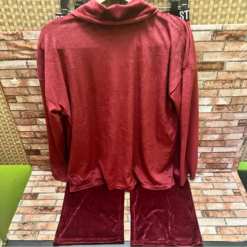 Steve Madden  Red Velvet Pajama Set size M - Image 10