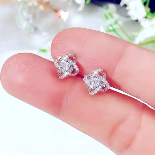 Boutique Sparkly White Gold Plated S925 Knot Simulated Diamond Stud Earrings, 0.8cm