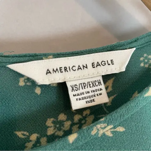 American Eagle  Floral Top Back Cut-Out Flowy Tiered Long Sleeves Oversize Blouse