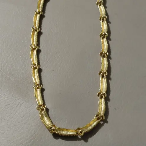 Avon Textured Chain Necklace Gold Tone Vintage Fold Over Barrel Links 16 Inches