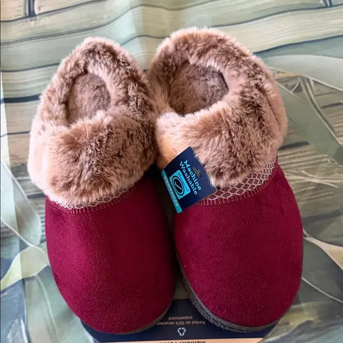 Isotoner NWT Women's Mallory Hoodback Slippers