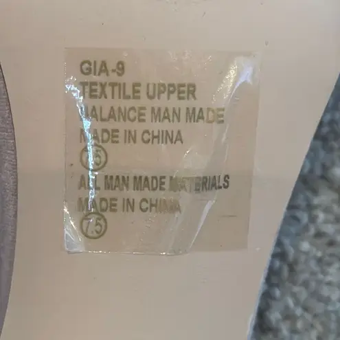 Chase and Chloe Pink Gia Rhinestone Strappy Open Toe Stiletto High Heel Size 9 NEW