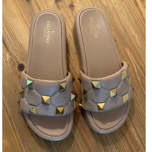 Valentino Garavani Roman Stud Platform Slide Sandal 38