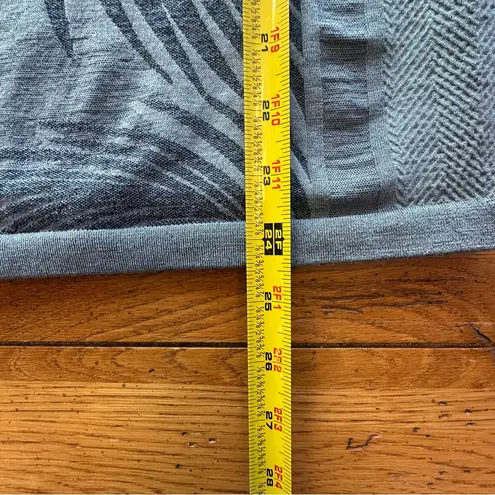 Smartwool Intraknit Active Short Sleeve Women's Large
Slim Fit Top