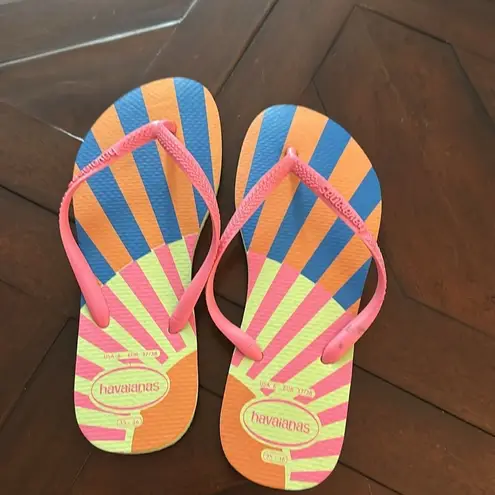 Havaianas NEW  flip flops- size 6