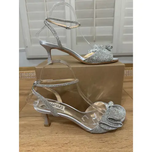Badgley Mischka Remi Almond Toe Rhinestone Ruffle Mid Heel Sandals Size 8 NWOB