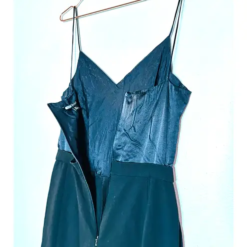 Black Halo Women's Silk Black Top Skinny Fitted Pockets Jumpsuit Size 2