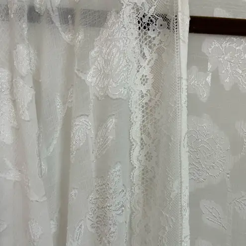 In Bloom Sheer White with Floral Texture and Lace Trim Kimono Robe Size XS - S - Image 6