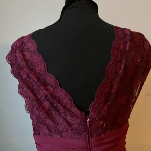 Betsy and Adam maroon v neck lace overlay pleated bottom cocktail dress size 6