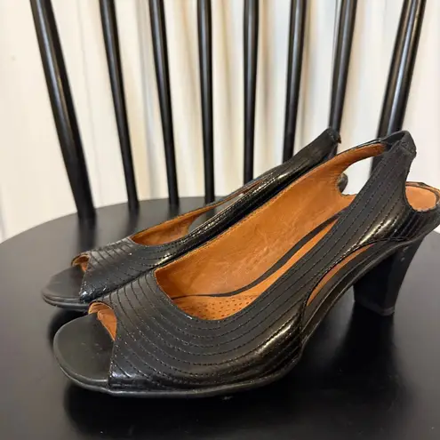 Gentle Souls Kenneth Cole O Me Oh My black leather heeled sandals size 7.5