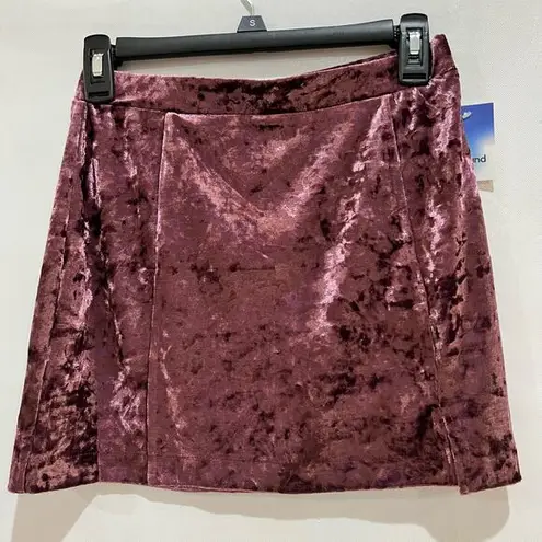 Abound  Women's Burgundy Soft Velour Mini Skirt Size Small Elastic Waist Pull-On